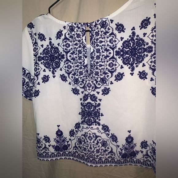 Mooloolaba crop top tshirt - Picture 9 of 10